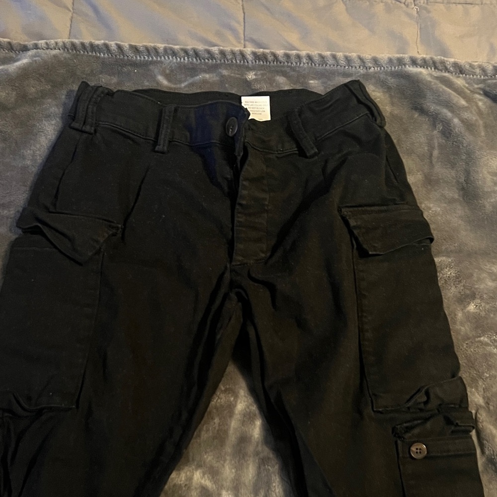 Fashion Nova Women's Black Ankle Cargo Jeans